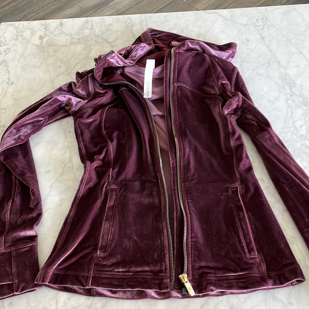 Lululemon velvet define 4